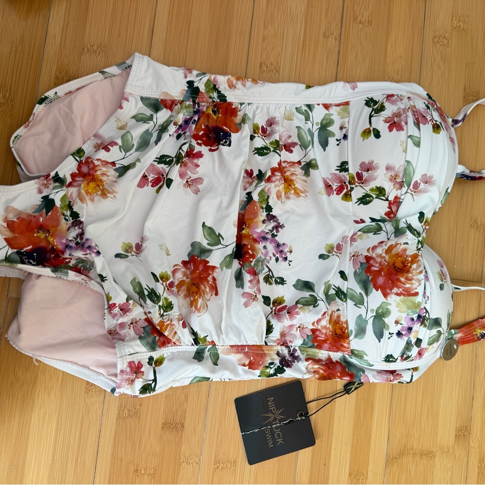 NIP TUCK Swim Floral One Piece Swimsuit BRAND NEW!